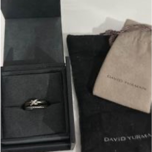 David Yurman - X Crossover Band Ring in Sterling Silver with Pavé Diamonds. - Picture 8 of 8
